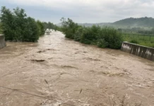 În prezent vârful de viitură s-a propagat pe sectorul sat Raznic – sat Cernătești