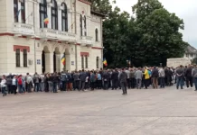 Câteva sute de mineri au protestat la Târgu Jiu