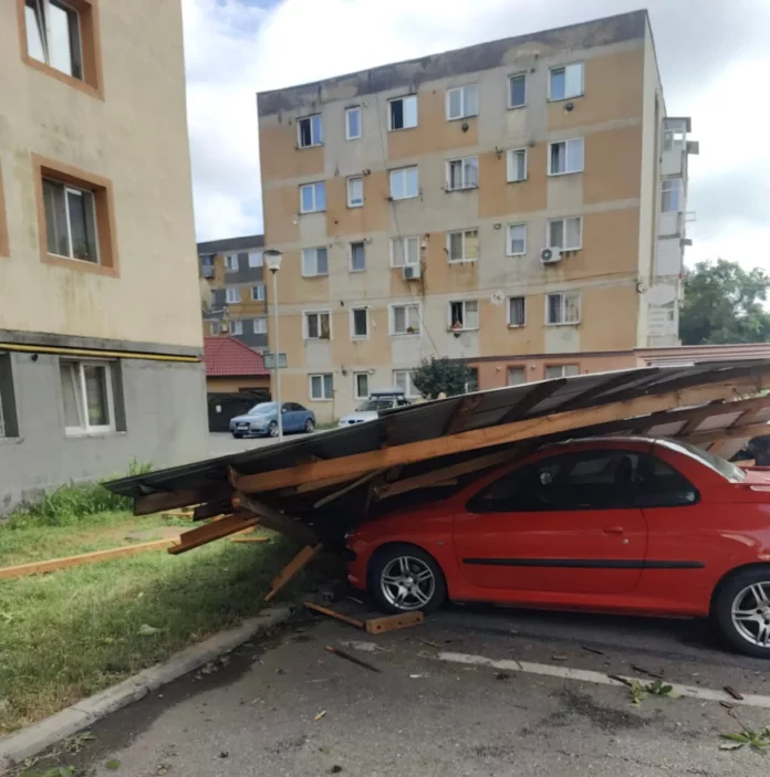 Autoritățile din Gorj evaluează dezastrul produs de furtună