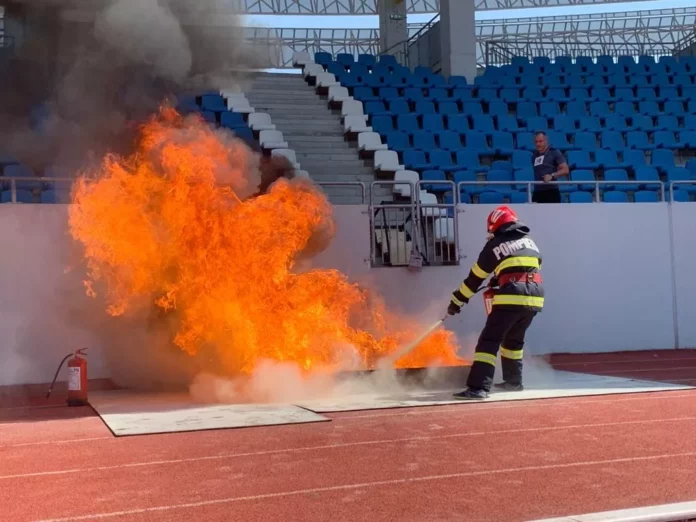 Cei mai buni pompieri militari din țară se întrec pe Stadionul Municipal Târgu Jiu