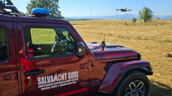 Femeie dispărută căutată cu dronele Salvamont Gorj în Masivul Vâlcan