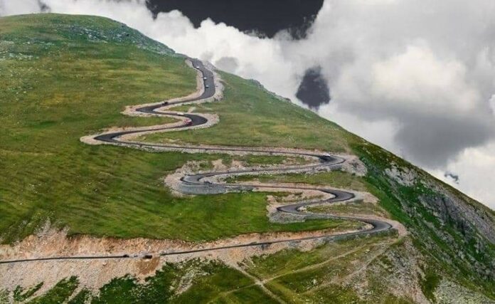 Programul circulației pe Transalpina va fi prelungit până la ora 20.00