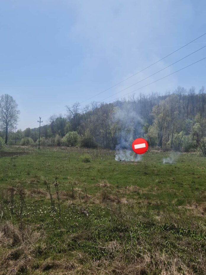 Gorj: Persoană amendată cu 10.000 de lei pentru că a incendiat vegetația uscată