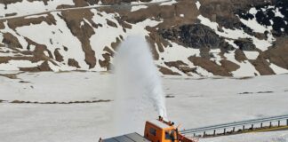 Drumarii au deszăpezit nouă kilometri din Transalpina