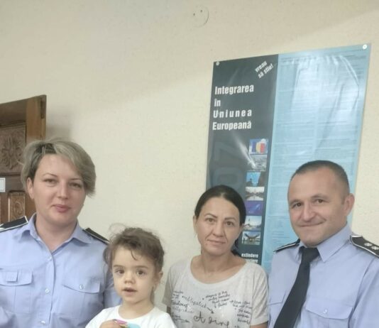 Târgu Jiu: Daruri de Paște de la polițiștii locali pentru o fetiță bolnavă