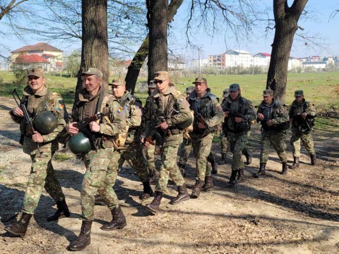 Centrul Militar Județean Gorj face zeci de angajări