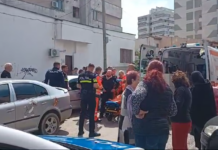 O ambulanță a fost chemată de urgență după ce un bărbat a căzut din picioare pe o stradă din Târgu Jiu