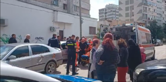 O ambulanță a fost chemată de urgență după ce un bărbat a căzut din picioare pe o stradă din Târgu Jiu