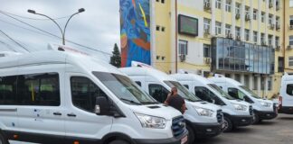 Încă 5 microbuze electrice pentru școlile din Gorj