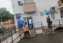 Merg revoltați la Casa de Pensii. ”Își bat joc de noi!”