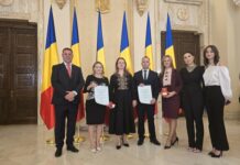 La evenimentul de la Palatul Cotroceni au participat inspectorul școlar general al Inspectoratului Școlar Județean Gorj, profesor doctor Mihai Istrate și directorii celor două unități de învățământ menționate