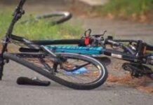 A căzut cu bicicleta şi a ajuns la spital