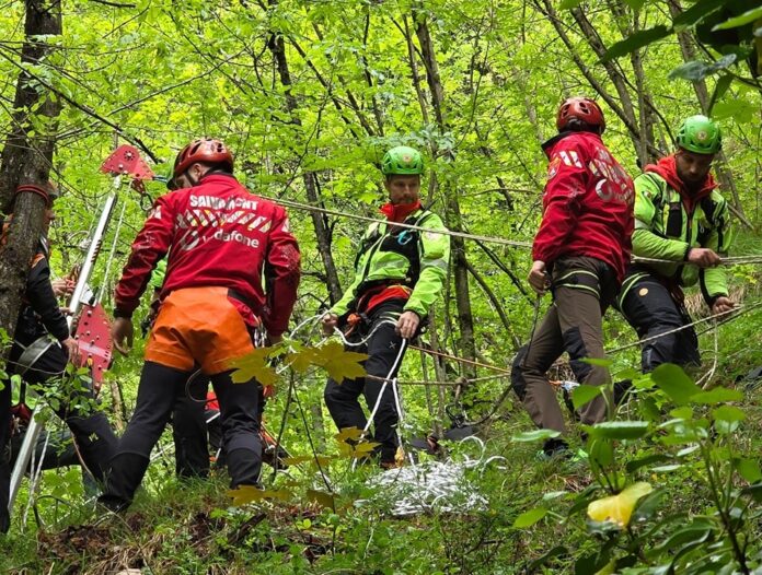 WhatsApp-Image-2025-05-12-at-11.19.00-2.jpeg Salvamontiști din Italia vor participa la un exercițiu de pregătire în Gorj