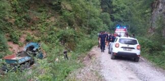 Tragedie în Gorj: Un camion a căzut într-o râpă! Doi morți, patru răniți