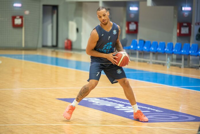 DSC_4451-2048x1367-1.jpg blank