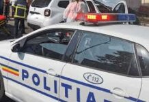 Mașină de poliție care transportase mai multe persoane reținute, implicată într-un accident. Un poliţist a fost rănit