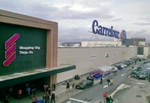 10:24 Cântăreață și soțul său, prinși la furat în hipermarket blank