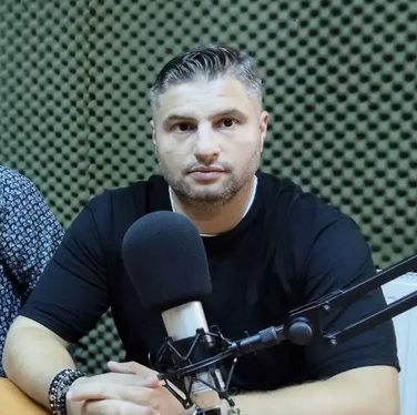 marius-popescu.jpg blank