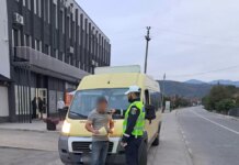 15:00 Șoferii de pe microbuzele școlare, în vizorul polițiștilor blank