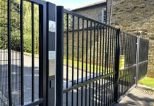 Gorj: Incident la școală: fetiță accidentată de poarta de acces a terenului de fotbal