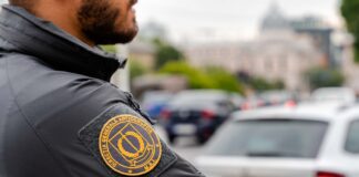 Patru agenți de poliție din Craiova reținuți pentru luare de mită