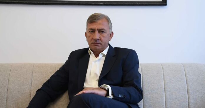 dian-popescu-foto.jpg blank