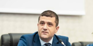 Ministrul Radu Miruţă şi-a publicat diplomele, după ce Victor Ponta l-a atacat pe facebook: Doctoratul meu e pe bune, nu ca al dumneavoastră