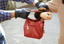 Femeie agresată și jefuită într-un autoturism la Horezu. Agresorul, prins ascuns într-un șanț pe DN 67