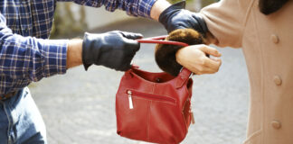 Femeie agresată și jefuită într-un autoturism la Horezu. Agresorul, prins ascuns într-un șanț pe DN 67