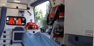 Gorj: Accident rutier grav pe DN 66 Vlăduleni. Doi răniți după coliziunea frontală