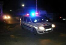 Bătaie într-un taxi la Târgu Jiu. Un tânăr, reținut după agresiuni și amenințări