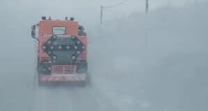 Gorj: Vizibilitate scăzută între Novaci și Rânca din cauza viscolului