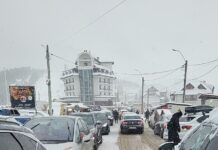 15:14 Restricţii pe drumul spre Rânca, din cauza aglomeraţiei