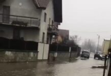 15:19 Inundații după ninsori și ploi. Pompierii au intervenit la Târgu Jiu, Tismana, Rovinari și Bumbești Jiu