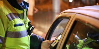 Bărbat de 38 de ani, prins băut la volan și fără permis în Rovinari