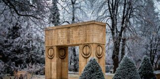 Ancheta poliției după degradarea unei bănci din Ansamblul Brâncuși, monument UNESCO din Târgu Jiu