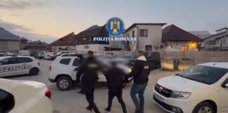 12:44 Târgu-Jiu: A furat bani dintr-o mașină parcată