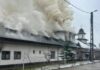 Mobilizare, sâmbătă, pentru mănăstirea care a luat foc. ”Trebuie să debarasăm, ca să înceapă reconstrucția”