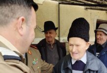 15:06 Locotenent-colonel în retragere, sărbătorit la împlinirea a 103 ani