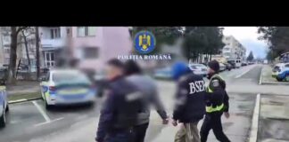 (VIDEO) Gorj: Doi tineri prinși în flagrant după ce au furat motorină dintr-un camion, în Bolboși