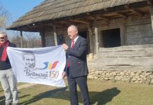 18:27 Ambasadorul Franței, la Hobița