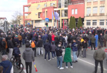 A treia zi de proteste la Târgu Jiu. Sute de mineri, în stradă