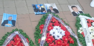 20:16 Au depus coroane la sediul CEO. Federațiile cer demiterea directoratului și a CS