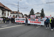 17:16 Un nou marș al minerilor, în Târgu Jiu. ”1800 de oameni, 1800 de familii. Nu ne condamnați!”