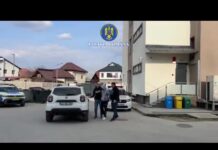 (VIDEO) Două cazuri grave în Gorj: furt din mașină și agresiune în familie. Suspecții, reținuți de polițiști