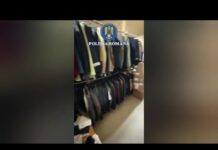 Percheziții la o familie din Târgu Jiu care își facuse magazin clandestin de haine în podul casei