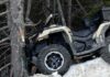 O tânără din București a intrat cu ATV-ul într-un copac, la Rânca