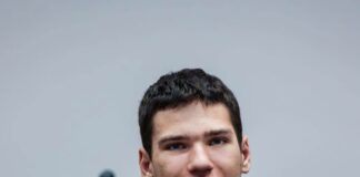 10:13 Elevul din Târgu Jiu care a impresionat o țară întreagă. Harvard i-a oferit bursă integrală