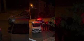 (VIDEO) Tânăr din Gorj, reținut după ce ar fi spart un magazin din Craiova și ar fi furat telefoane și bani