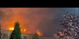 (VIDEO) Incendiu la Mănăstirea Bistrița: pompierii intervin de urgență pentru limitarea flăcărilor